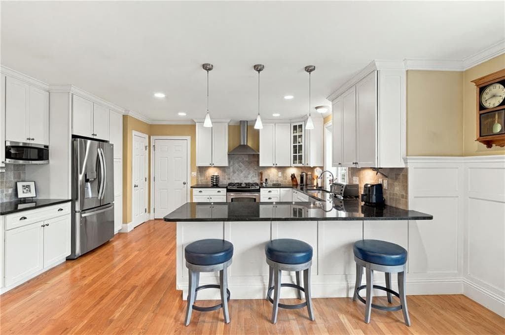 Condominium at 17 Pocasset Lane, Portsmouth, photo 18 of 50