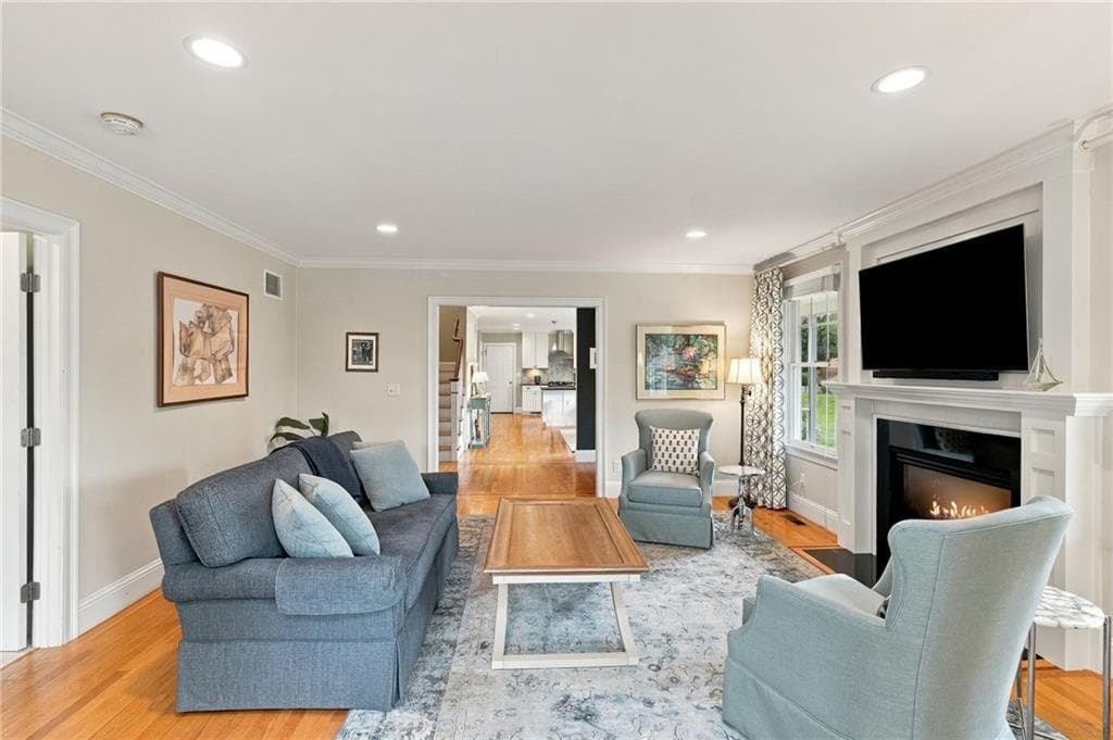 Condominium at 17 Pocasset Lane, Portsmouth, photo 4 of 50