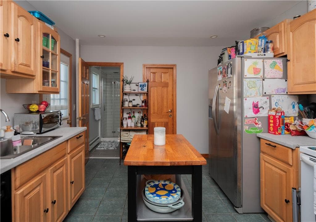 Multi Family at 10 Hammond Street, Newport, photo 9 of 46