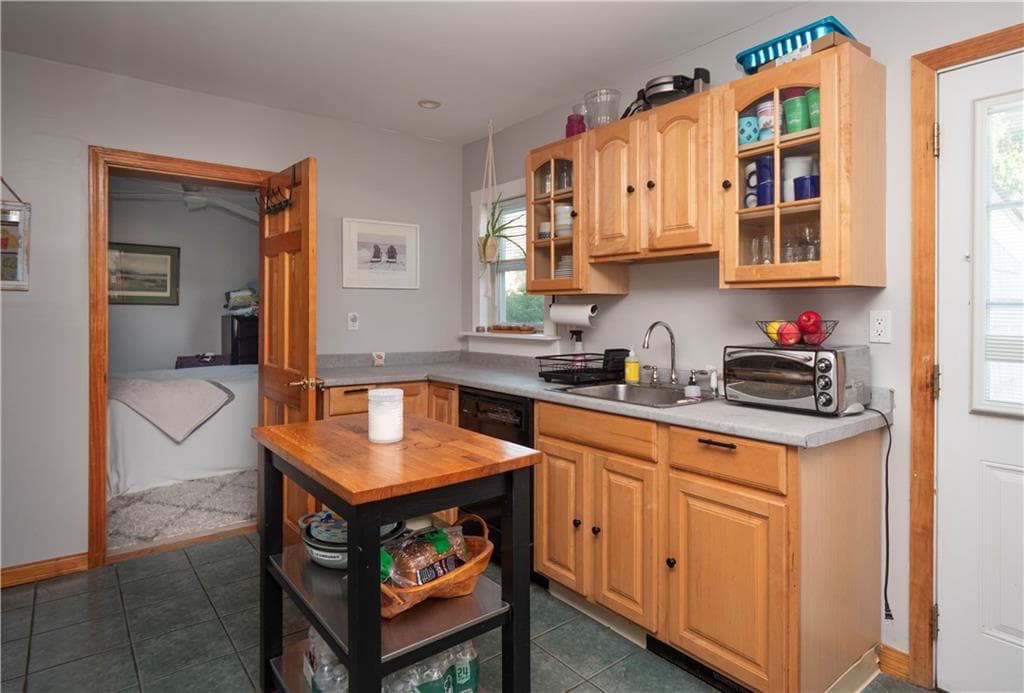 Multi Family at 10 Hammond Street, Newport, photo 10 of 46