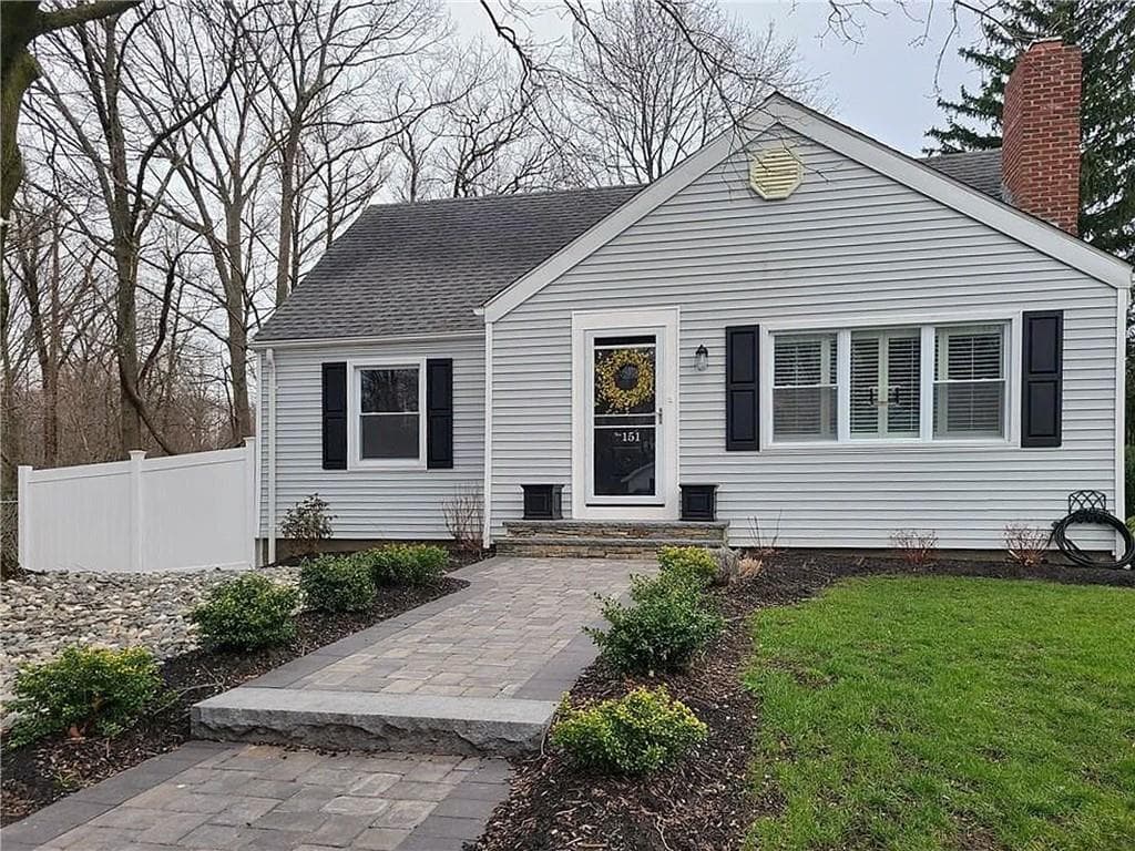 Single Family Residence at 151 Metacomet Avenue, East Providence, photo 2 of 27