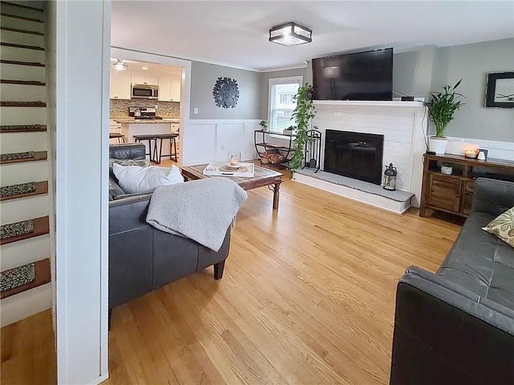 Single Family Residence at 151 Metacomet Avenue, East Providence, photo 6 of 27