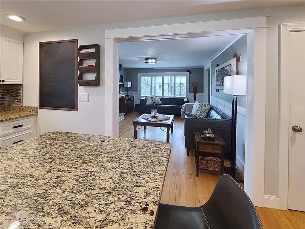 Single Family Residence at 151 Metacomet Avenue, East Providence, photo 10 of 27