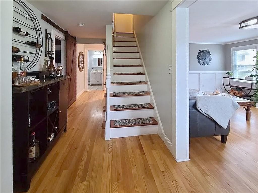 Single Family Residence at 151 Metacomet Avenue, East Providence, photo 15 of 27