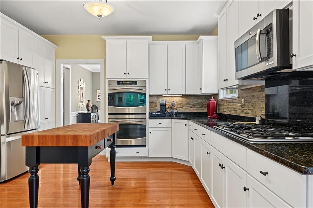 Single Family Residence at 95 Fry Brook Drive, East Greenwich, photo 16 of 44
