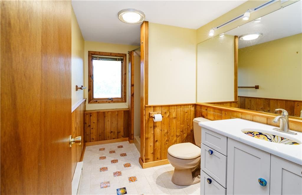 Single Family Residence at 327 North Road, South Kingstown, photo 22 of 40
