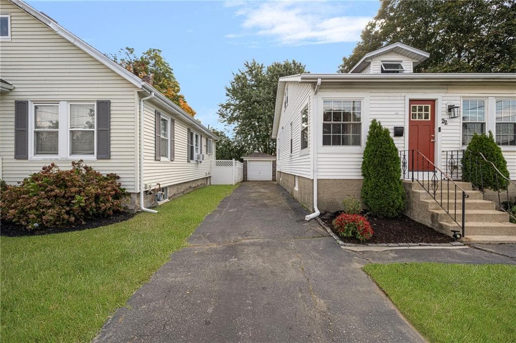 Single Family Residence at 22 Elder Avenue, East Providence, photo 6 of 37