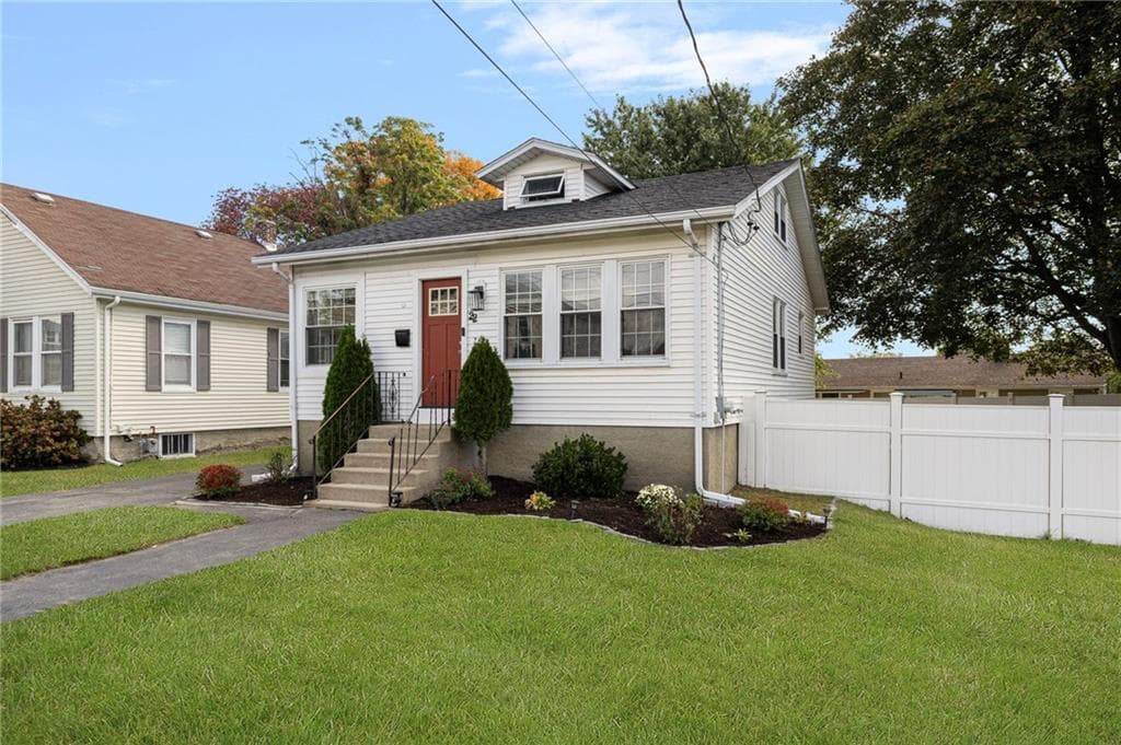 Single Family Residence at 22 Elder Avenue, East Providence, photo 5 of 37
