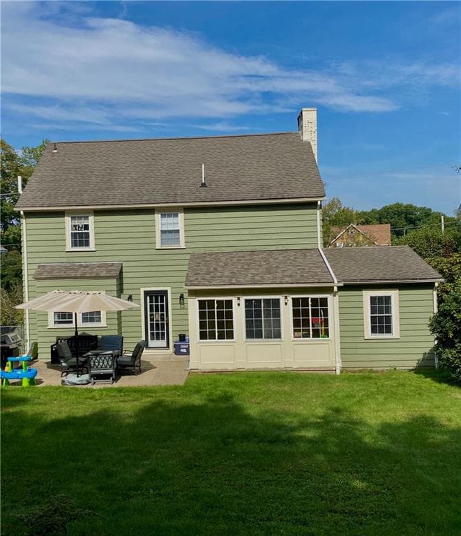 Single Family Residence at 109 Gaskill Street, Woonsocket, photo 6 of 31