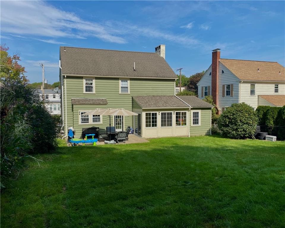 Single Family Residence at 109 Gaskill Street, Woonsocket, photo 5 of 31