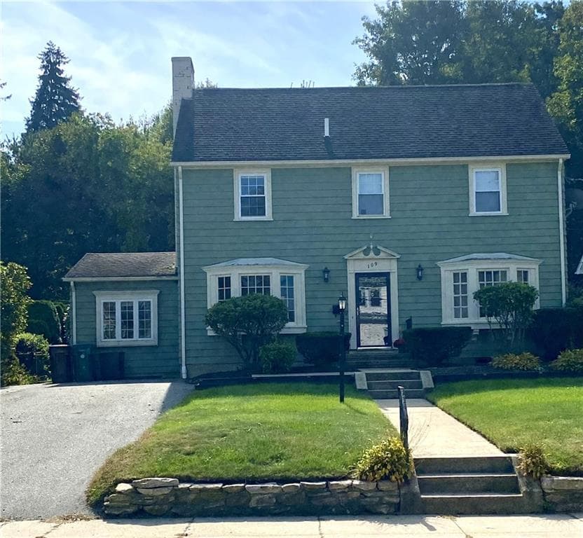 Single Family Residence at 109 Gaskill Street, Woonsocket, photo 4 of 31