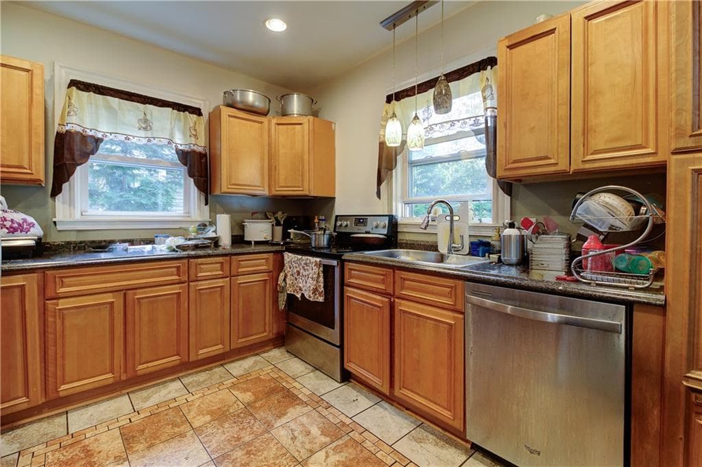 Multi Family at 165 Briggs Street, Providence, photo 14 of 22