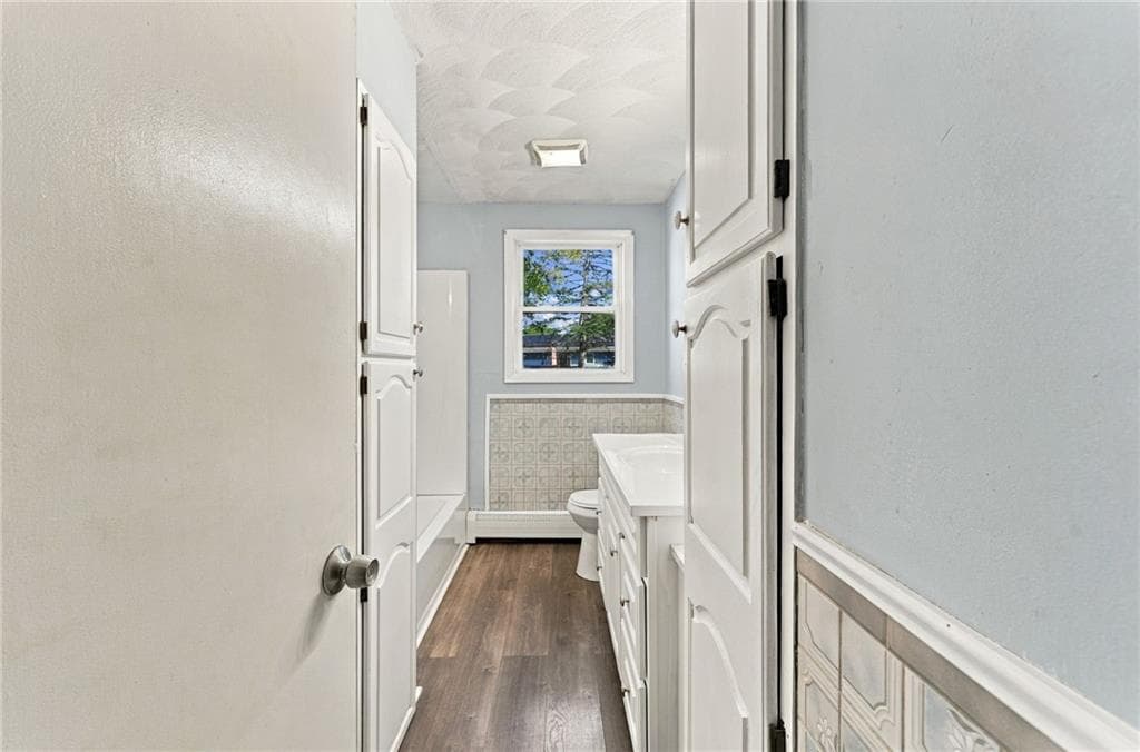 Single Family Residence at 45 Dupont Circle, North Kingstown, photo 18 of 37