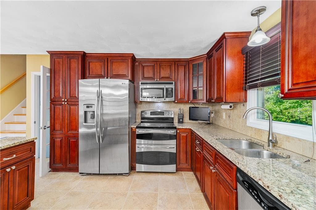 Single Family Residence at 21 Janet Drive, Johnston, photo 15 of 43