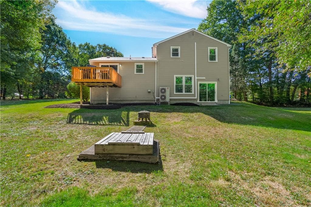Single Family Residence at 21 Janet Drive, Johnston, photo 4 of 43