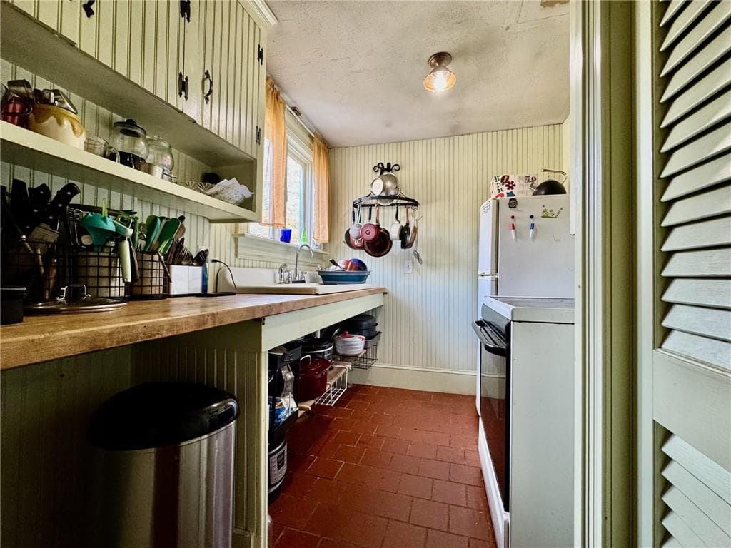 Single Family Residence at 47 Central Pike, Foster, photo 9 of 39