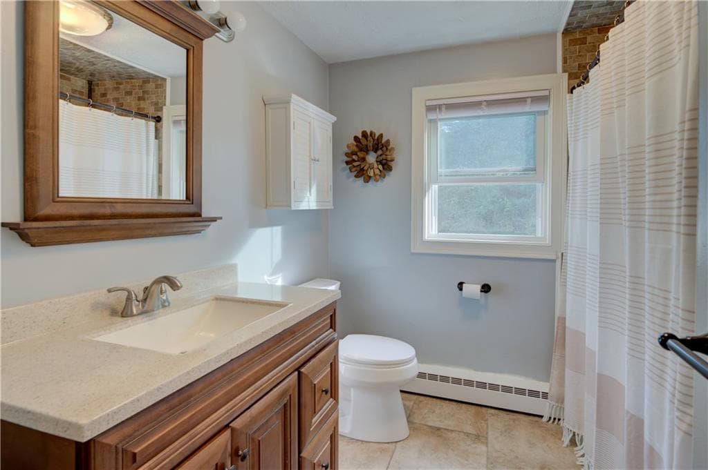 Single Family Residence at 100 Holmes Road, Warwick, photo 24 of 39