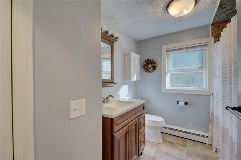 Single Family Residence at 100 Holmes Road, Warwick, photo 25 of 39