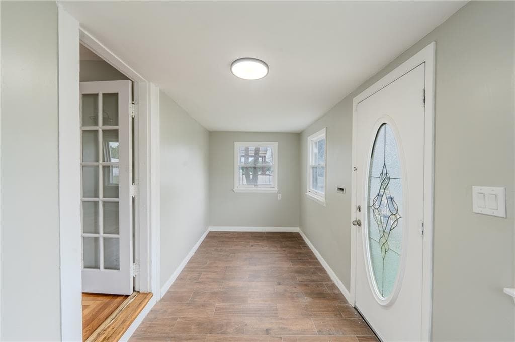 Single Family Residence at 289 Legion Way, Cranston, photo 14 of 21