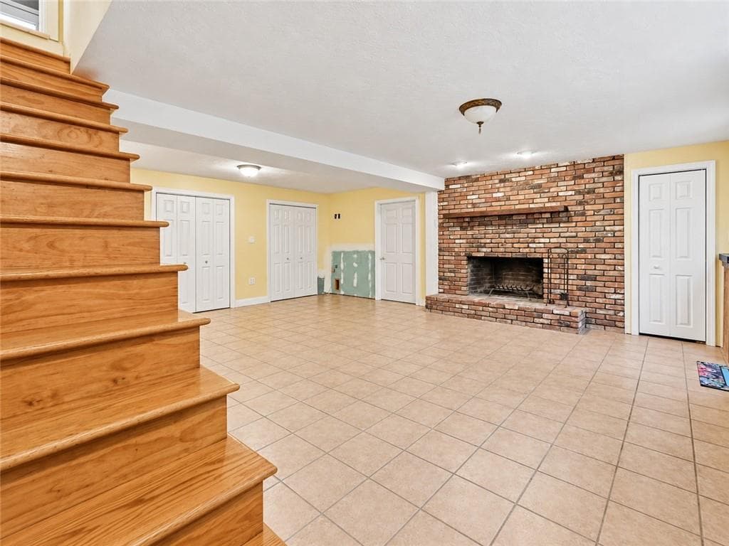 Single Family Residence at 380 Snake Hill Road, Burrillville, photo 23 of 33