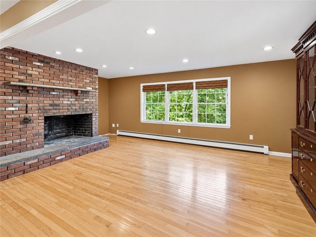 Single Family Residence at 380 Snake Hill Road, Burrillville, photo 6 of 33