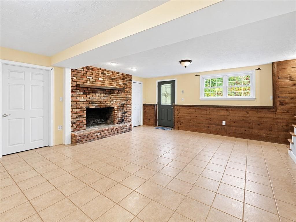 Single Family Residence at 380 Snake Hill Road, Burrillville, photo 24 of 33