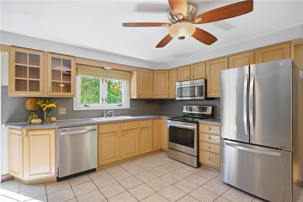 Single Family Residence at 24 Tall Timber Trail, North Smithfield, photo 5 of 30