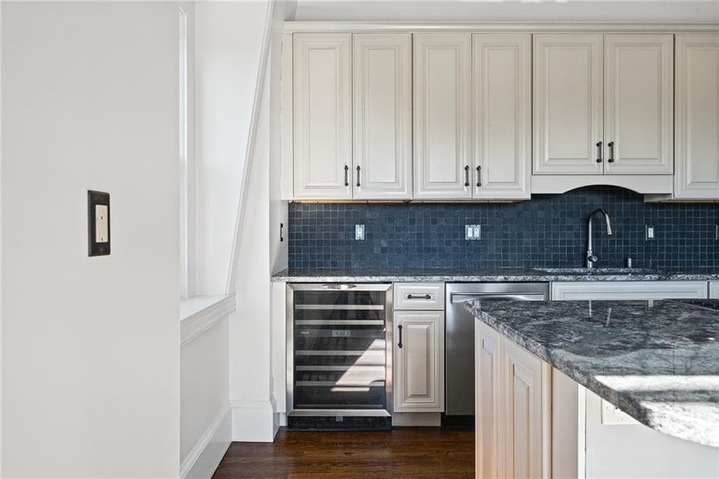 Condominium at 441 Angell Street UNIT 3, Providence, photo 13 of 30