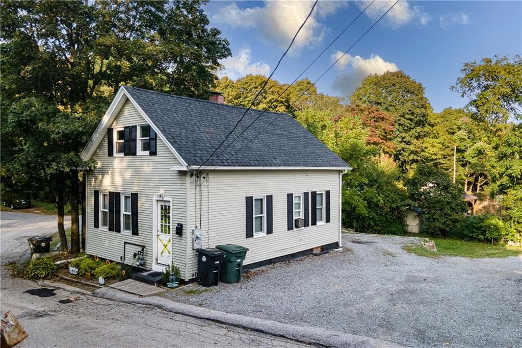 Single Family Residence at 38 Capwell Avenue, Coventry, photo 2 of 30