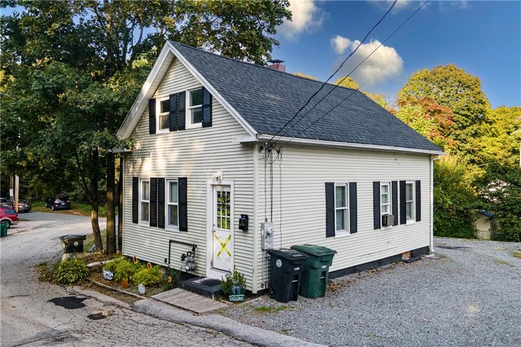 38 Capwell Avenue