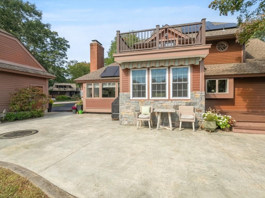 Single Family Residence at 3 Rock ridge Road, Westerly, photo 7 of 35