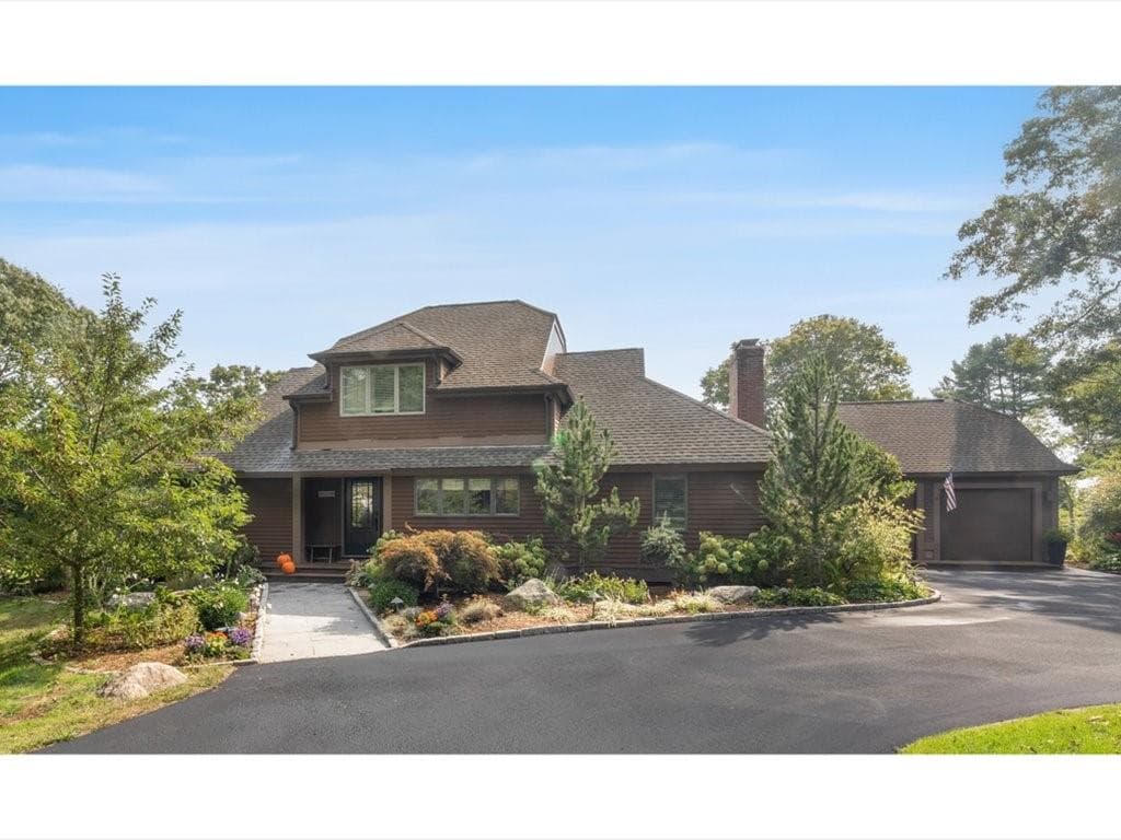 Single Family Residence at 3 Rock ridge Road, Westerly, photo 4 of 35