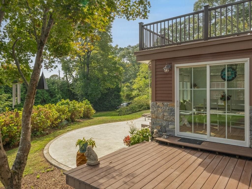 Single Family Residence at 3 Rock ridge Road, Westerly, photo 8 of 35