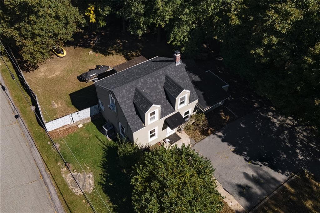 Single Family Residence at 161 tiogue Avenue, Coventry, photo 2 of 30