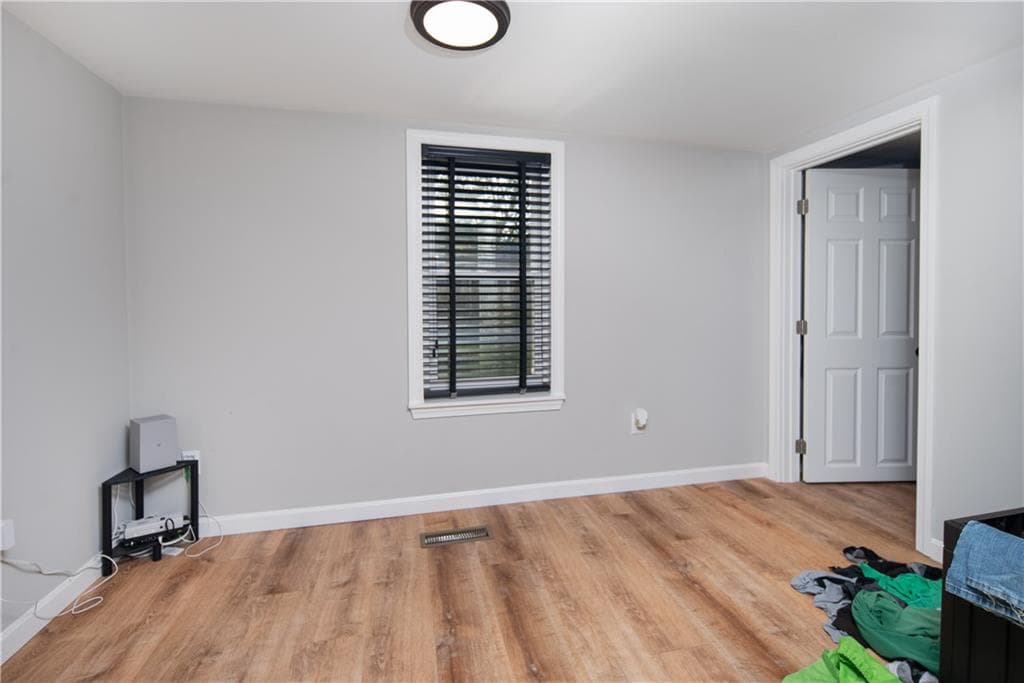 Single Family Residence at 161 tiogue Avenue, Coventry, photo 8 of 30