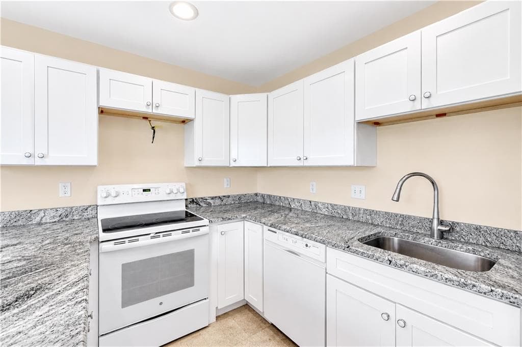 Single Family Residence at 118 A&D Wintechog Hill Road, No Stonington, photo 14 of 50