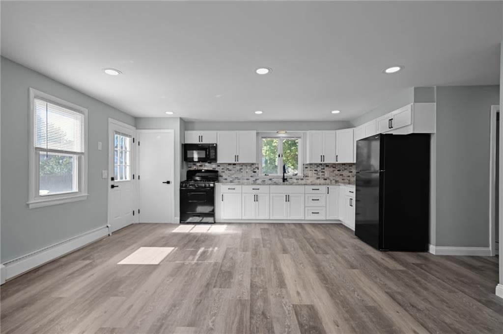 Single Family Residence at 437 Harrington Avenue, Warwick, photo 6 of 32