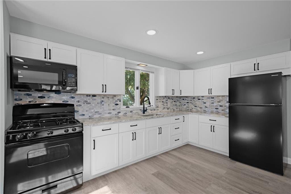 Single Family Residence at 437 Harrington Avenue, Warwick, photo 13 of 32