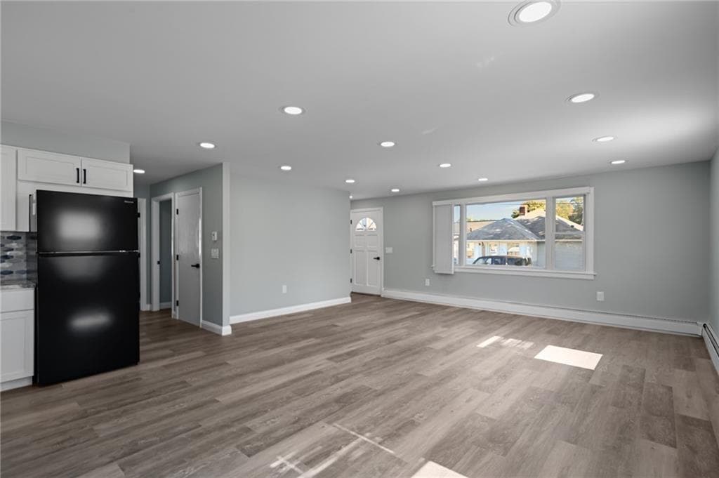 Single Family Residence at 437 Harrington Avenue, Warwick, photo 16 of 32
