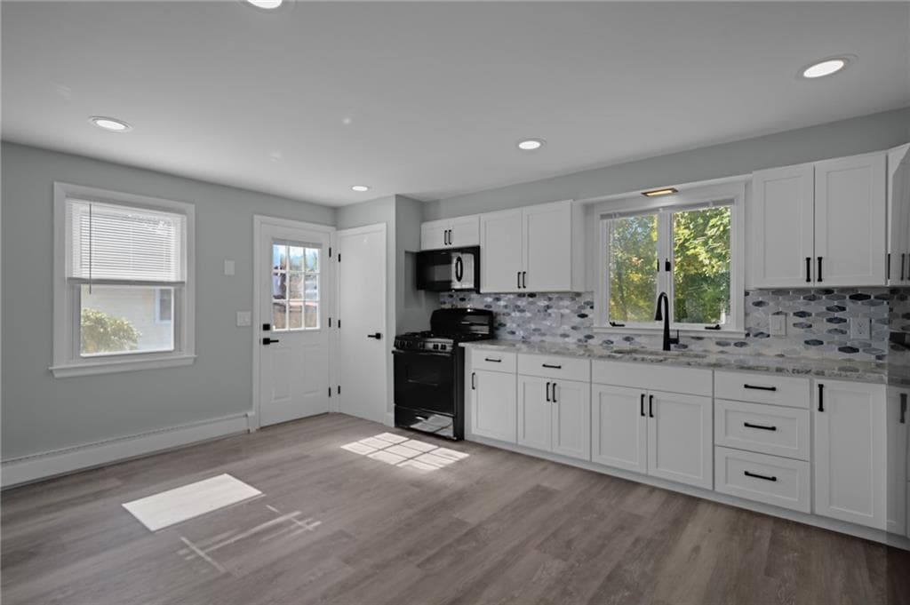 Single Family Residence at 437 Harrington Avenue, Warwick, photo 11 of 32
