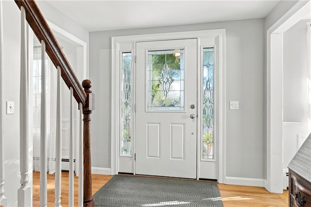 Single Family Residence at 5 Sunnyside Drive, Cumberland, photo 5 of 46