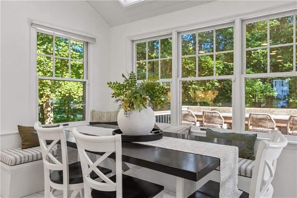 Single Family Residence at 10 Highbush Terrace, North Kingstown, photo 9 of 47