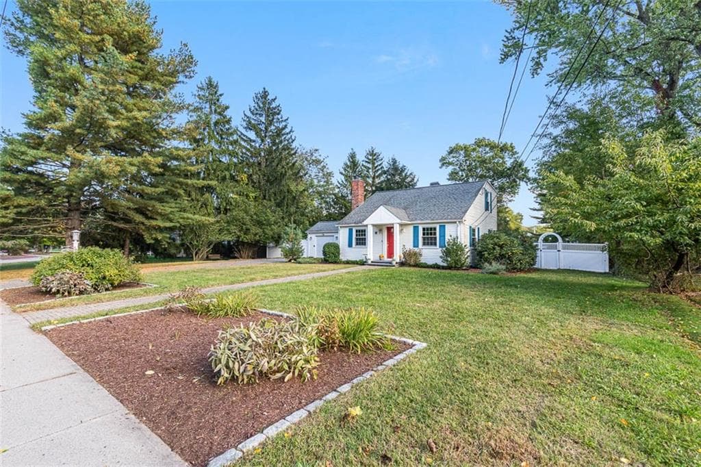 Single Family Residence at 18 Massasoit Avenue, Barrington, photo 2 of 50