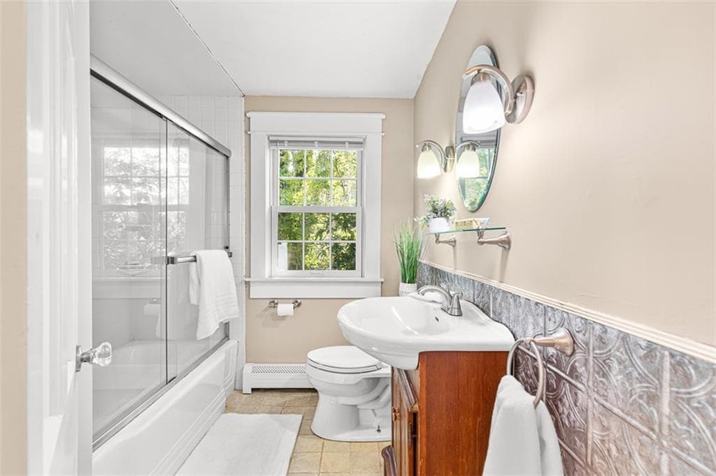 Single Family Residence at 18 Massasoit Avenue, Barrington, photo 17 of 50