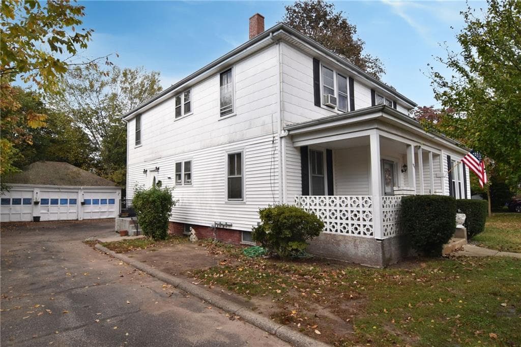 Multi Family at 404 WOONASQUATUCKET Avenue, North Providence, photo 3 of 7