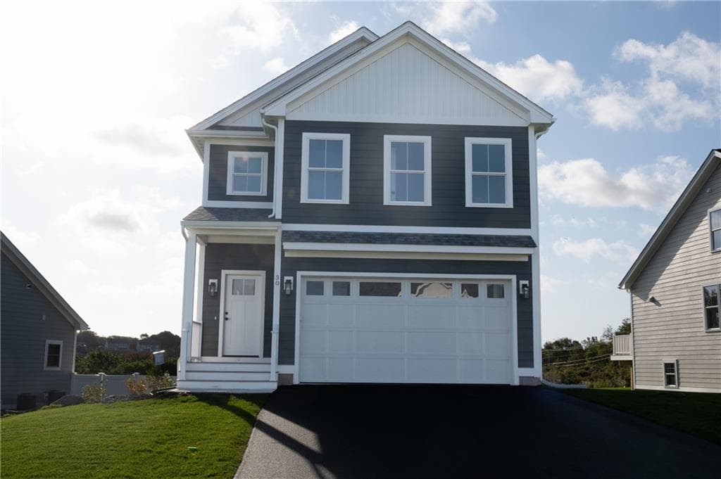 Single Family Residence at 30 Bunker Hill Crossing, Portsmouth, photo 13 of 24