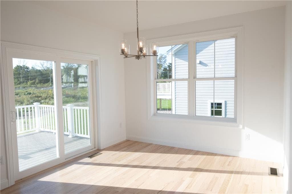 Single Family Residence at 30 Bunker Hill Crossing, Portsmouth, photo 22 of 24