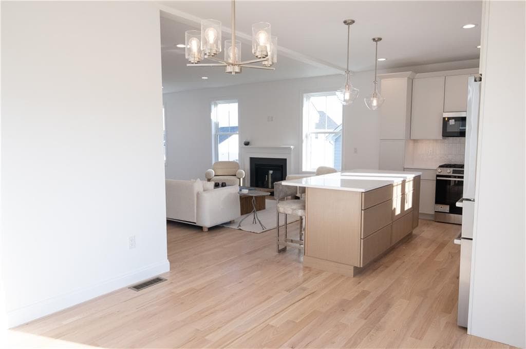 Single Family Residence at 30 Bunker Hill Crossing, Portsmouth, photo 20 of 24