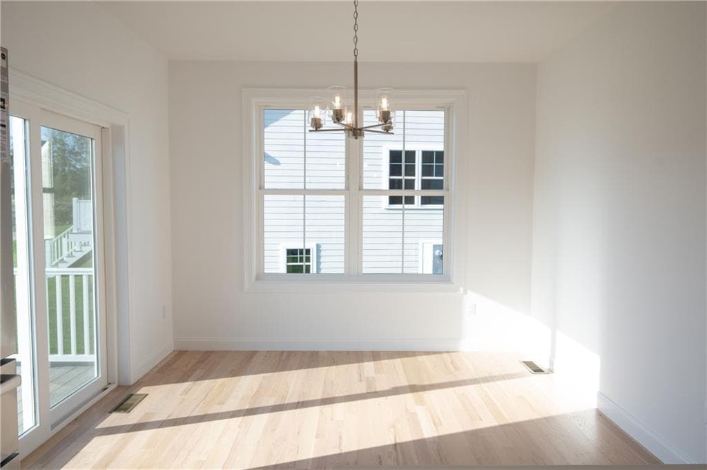 Single Family Residence at 30 Bunker Hill Crossing, Portsmouth, photo 21 of 24