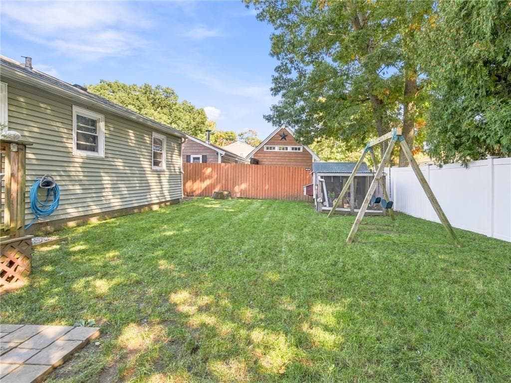 Single Family Residence at 126 Vernon Street, Warwick, photo 31 of 33
